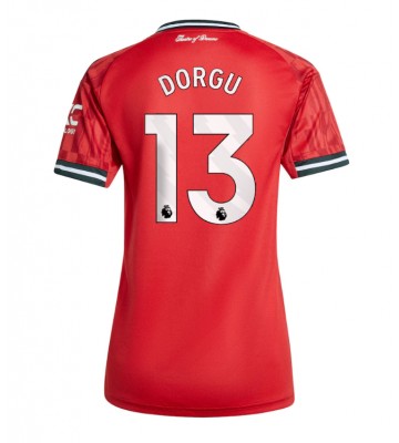 Manchester United Patrick Dorgu #13 Replika Hemmatröja Damer 2025-26 Kortärmad
